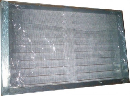 pohled zezadu na montážní rám